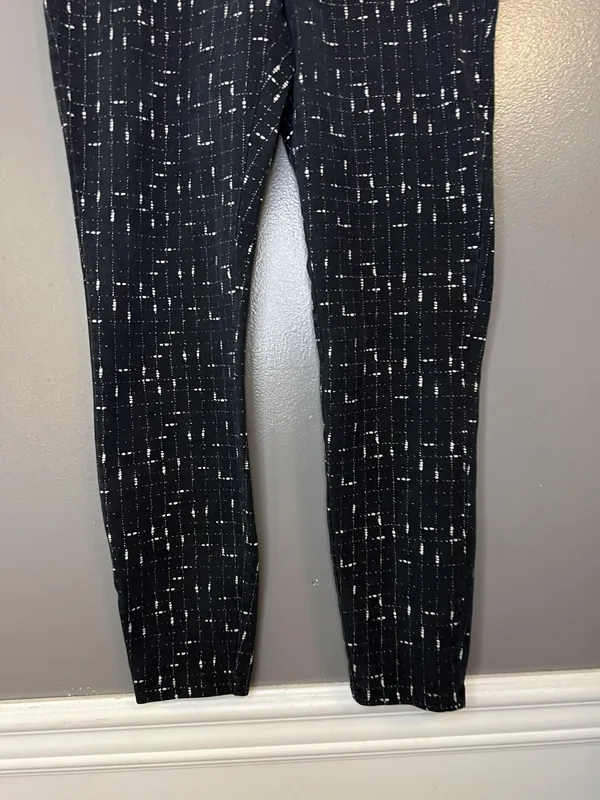 Old Navy Leggings Womens Medium Black White Grid Print Stretch Pull On Cotton - Image 3