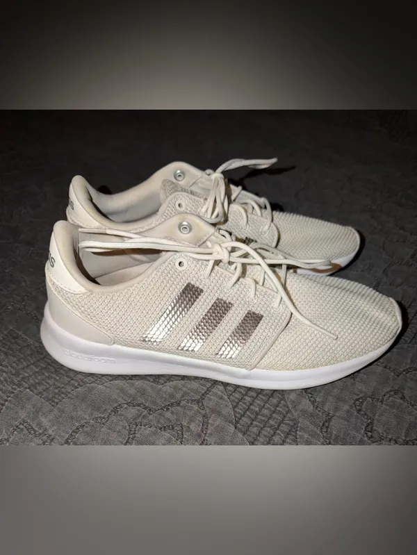adidas Women’s Cream Knit Sneakers with metallic Stripes - Image 2
