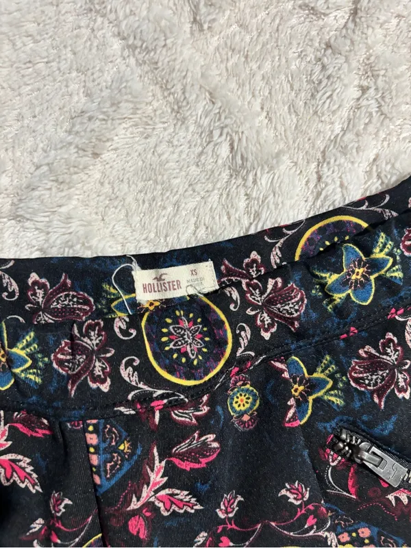 Hollister xsmall shorts - Image 5