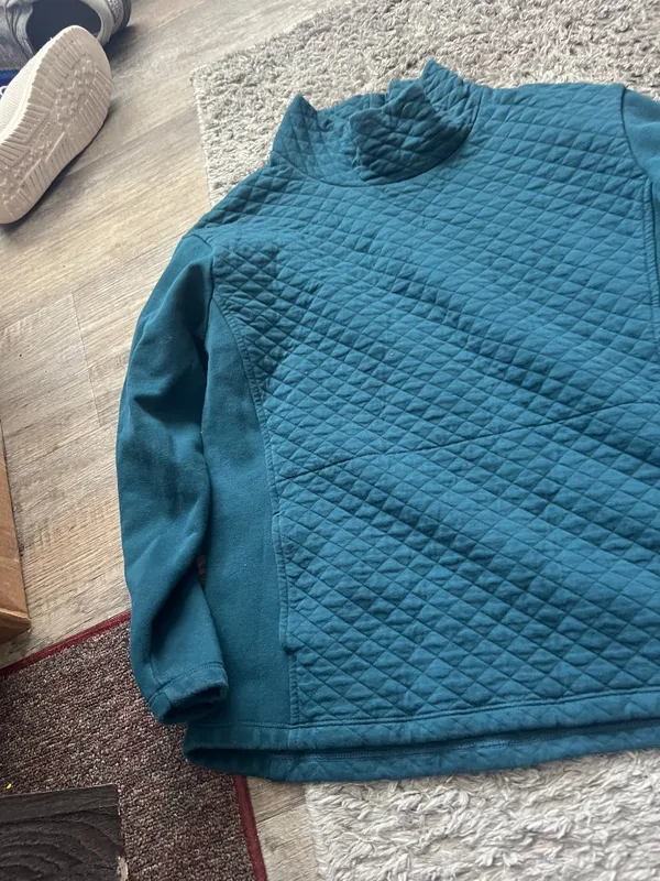 LL‎ Bean medium pullover Blue - Image 4
