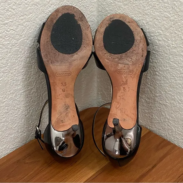 COACH Hellena Black Soft Patent Leather T-strap Kitten Heels Sandals Size 7.5B - Image 6