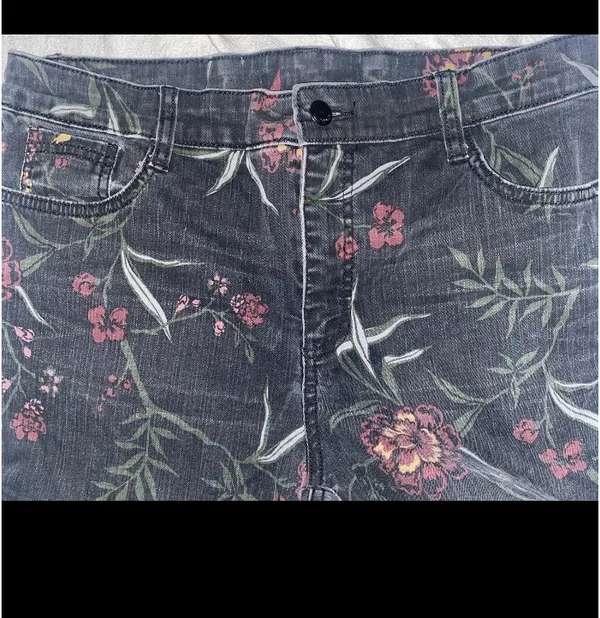 Bandolino Ladies Amy Black Floral Print Modern Straight Leg Pants Jeans Size 10 - Image 4