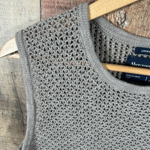 Abercrombie & Fitch Cropped Sweater Vest Small Gray Open Knit Crochet Tank Y2K - Image 3