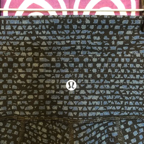 Lululemon High Waisted Wunder Shorts - Image 5