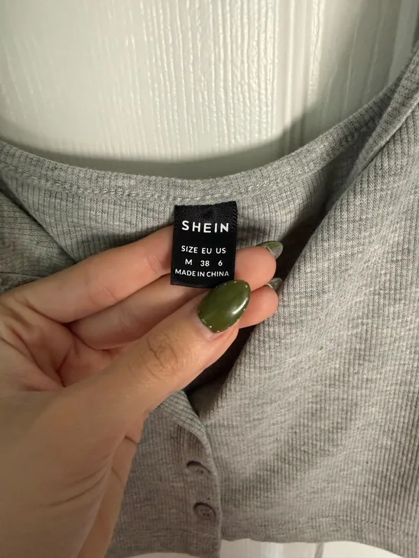 Shein Ribbed Crop Top - Image 3