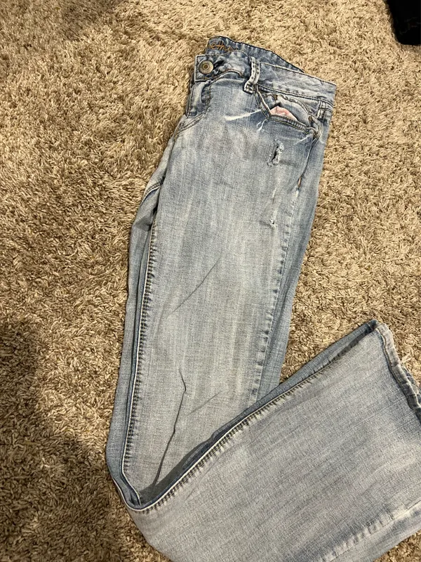 Light Wash Bootcut Jeans - Image 5