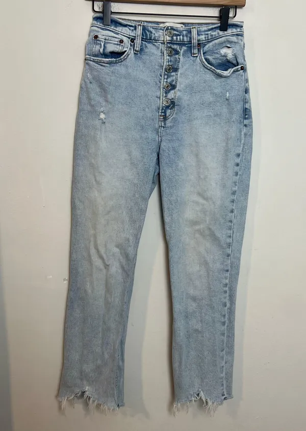 ABERCROMBIE- Ultra High Rise Ankle Straight Curve Love Button Fly Raw Hem Light - Image 2