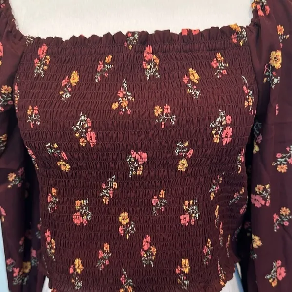 Love Tree Small Maroon‎ Boho/Vintage Floral Smocked Crop Top NWOT - Image 3