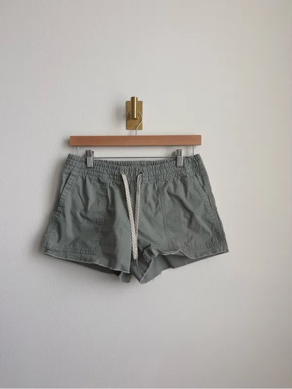 Vuori Vintage Ripstop Shorts Raw Hem Gray DuraTerra Women's XS - Image 3