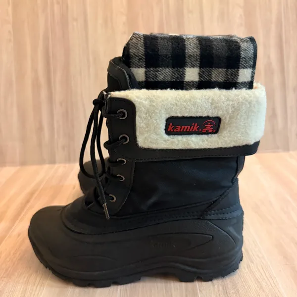 Kamik Sugarloaf Winter Boots Womens 9 Black Plaid Lined Waterproof Boots - Image 2