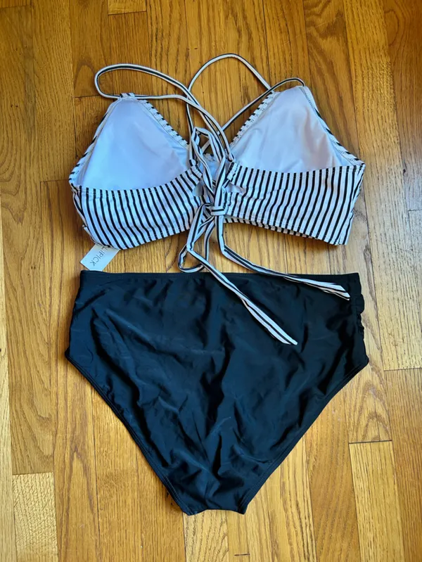 Striped V-Neck Bikini Top with High-Waist Black Bottom - White/Black - Image 3
