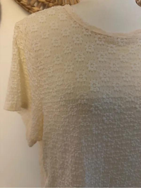 Old Navy Cream Textured Short-Sleeve Top - Image 2