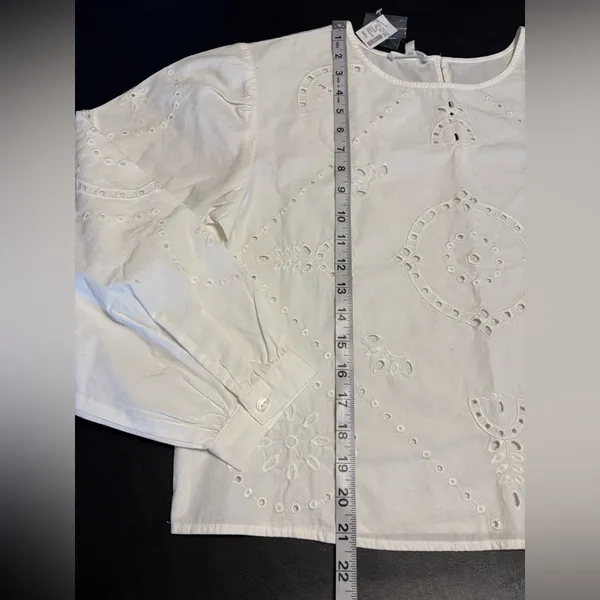 Maurices White Eyelet 100% Cotton Blouse size Small NWT - Image 12