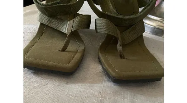 Women's Wild Diva Green Sandals Size 10 - Image 3