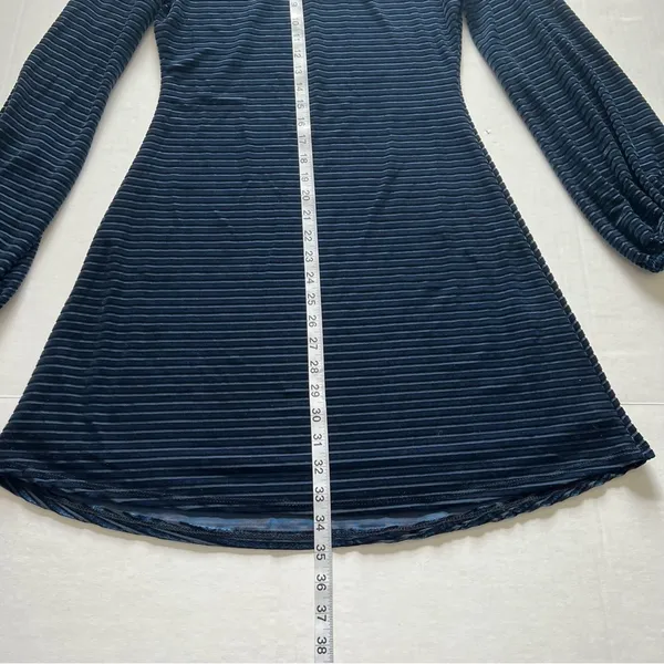 Lulu’s Ticket to chic Navy Blue Striped Velvet Balloon Sleeve dress Size small - Image 13