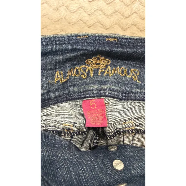 Almost Famous Womens Low Rise Bootcut Jeans Distressed Embroidered Wings Size 5 - Image 7
