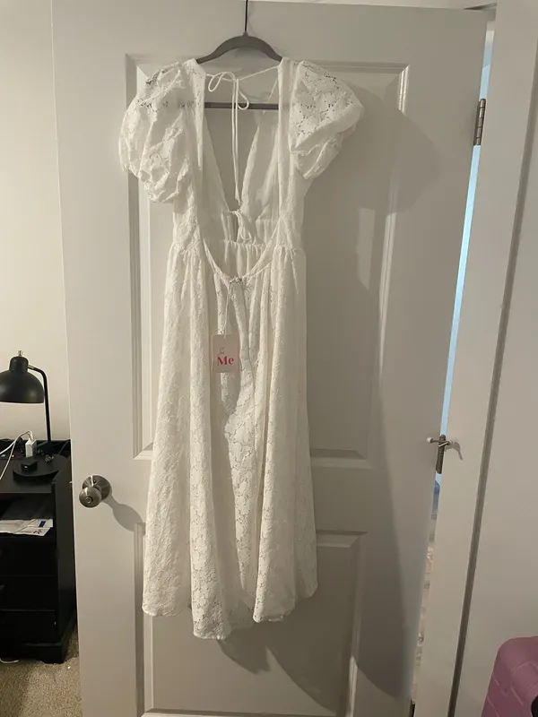 Lace White Open Back Dress Size M - Image 4