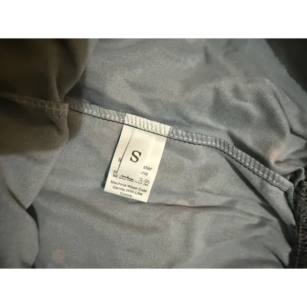 NIB- Black Cherry Print Satin Pajama Set Short Sleeve Button Down & Shorts Small - Image 4