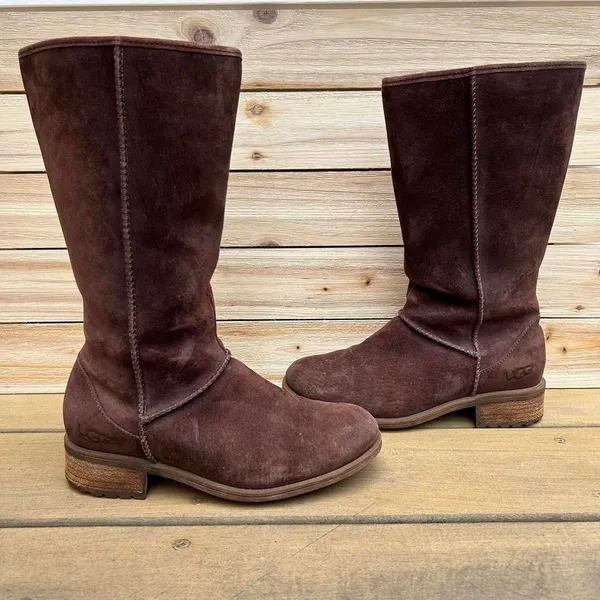 Y2K Brown Suede Leather Mid-Calf UGG Boots w/ Slight Heel and Lined Interior - Image 2