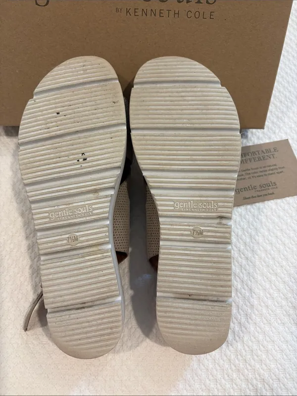 Kenneth Cole Perforated Crisscross Slingback Sandals in Light Beige - Image 5