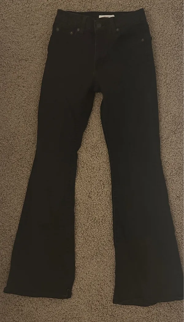 Levi’s Flare Jeans - Image 3