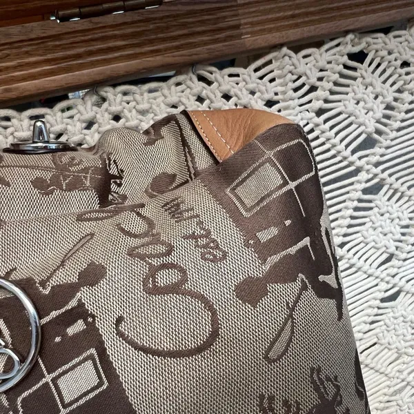 VINTAGE Coach Horse & Carriage brown canvas and leather trim tote bag - Image 6