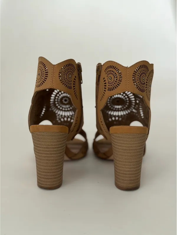 Francesca's tan cutout high heel sandals Size 6.5 - Image 3