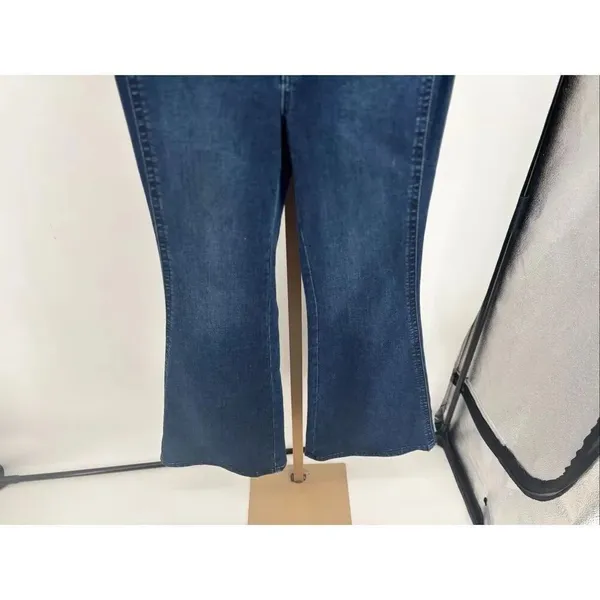 We The Free Kick Flare Jeans Size 27 Short Medium Wash Blue Denim - Image 7