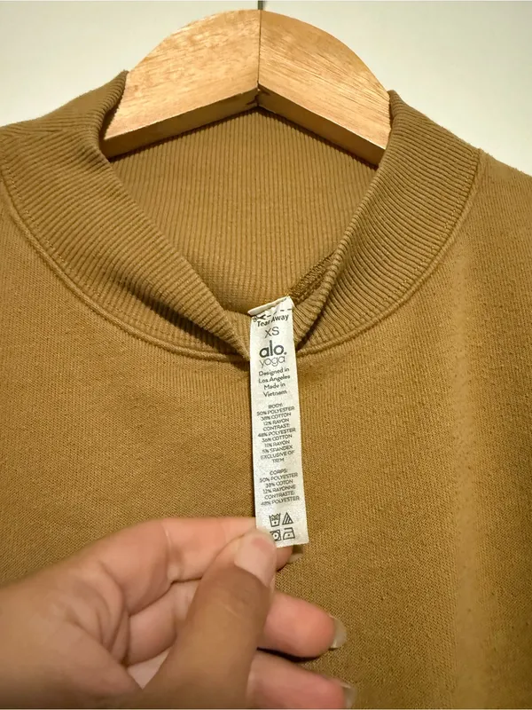 ALO Yoga mustard freestyle mock neck Sweatshirt - Image 3