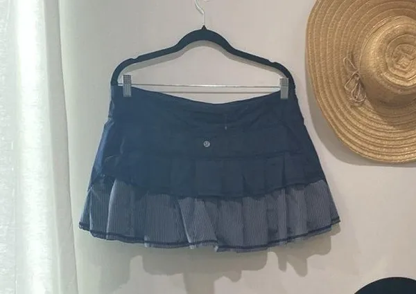 Lululemon Run Pacesetter Tiered Ruffle Skort Shorts navy - Image 3