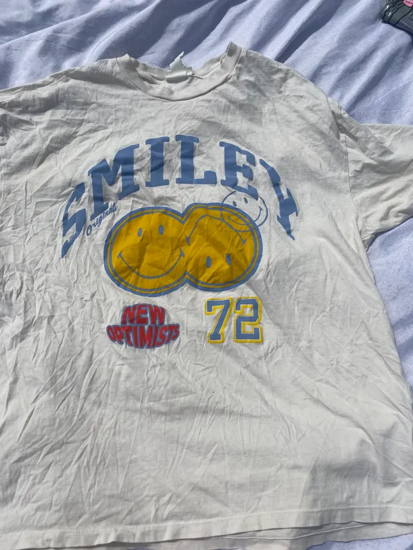 H&M smiley and  oversized Tshirt - Image 4