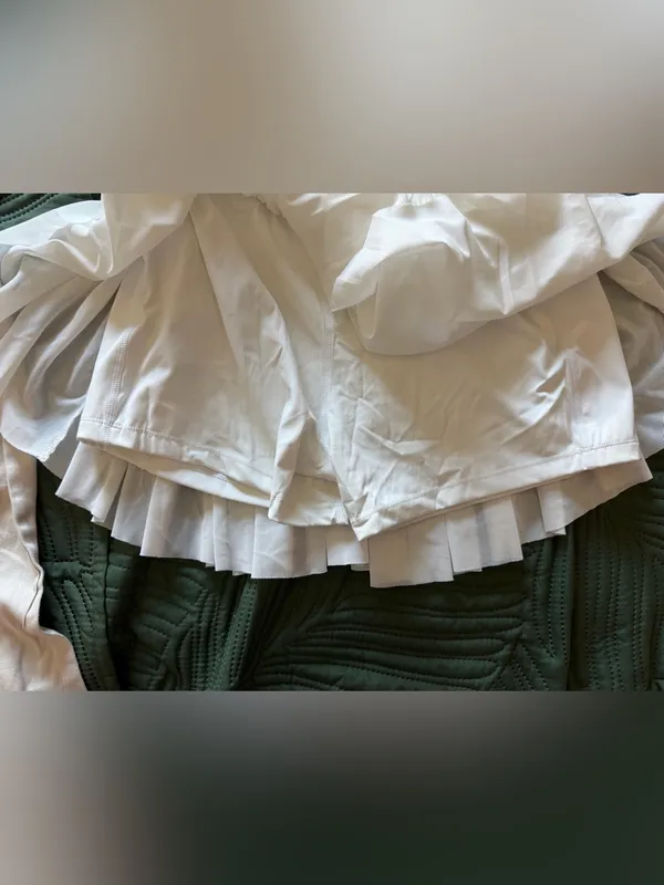 White Flowy Tennis Skirt Size XL - Image 6