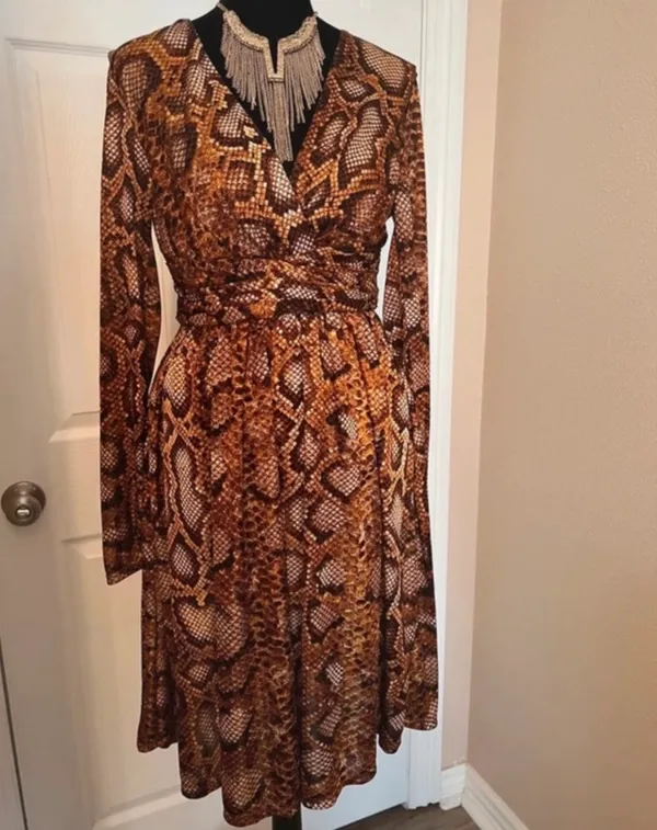 Snake print evening dress - Image 2