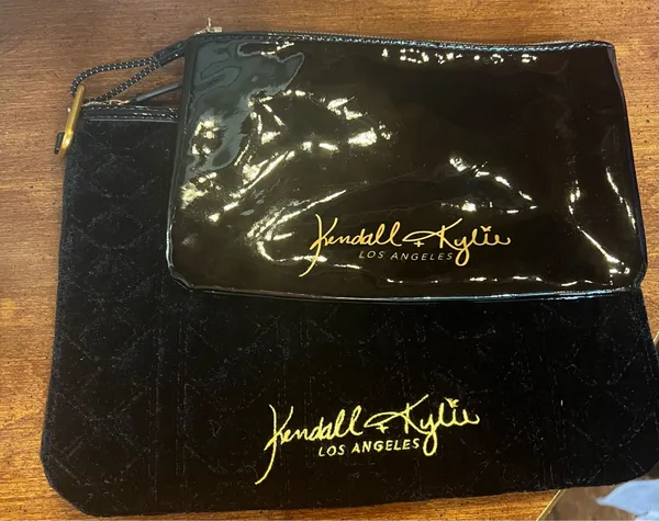 New Kendall & Kylie Black Makeup Bags Pouches 2 Piece Combo Wristlet. - Image 3