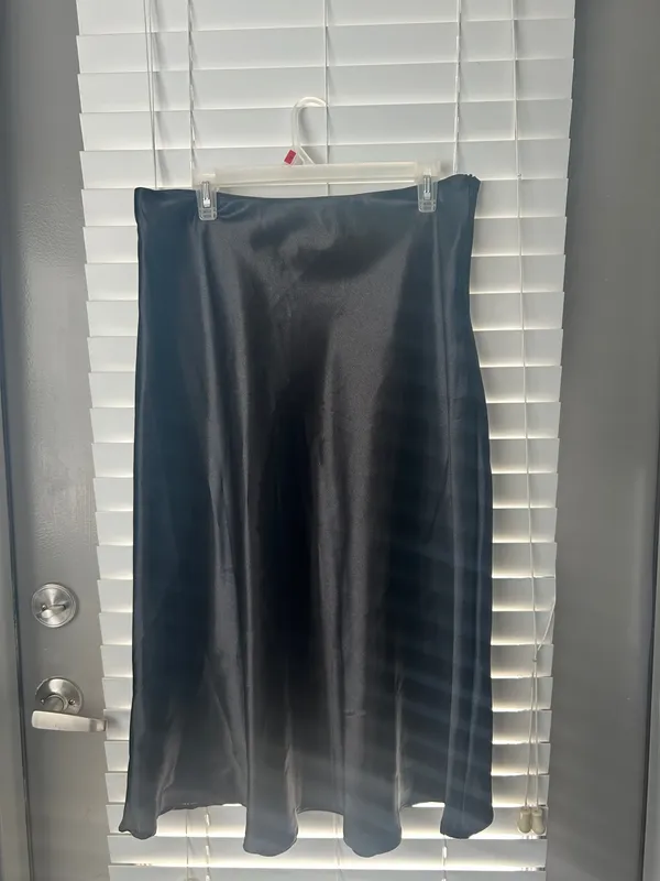 SHEIN satin black midi skirt - Image 2