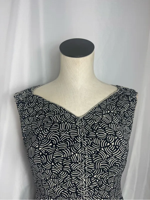 Max Studio Y2k style casual office short sleeve Ruffle blouse cinched front S - Image 5