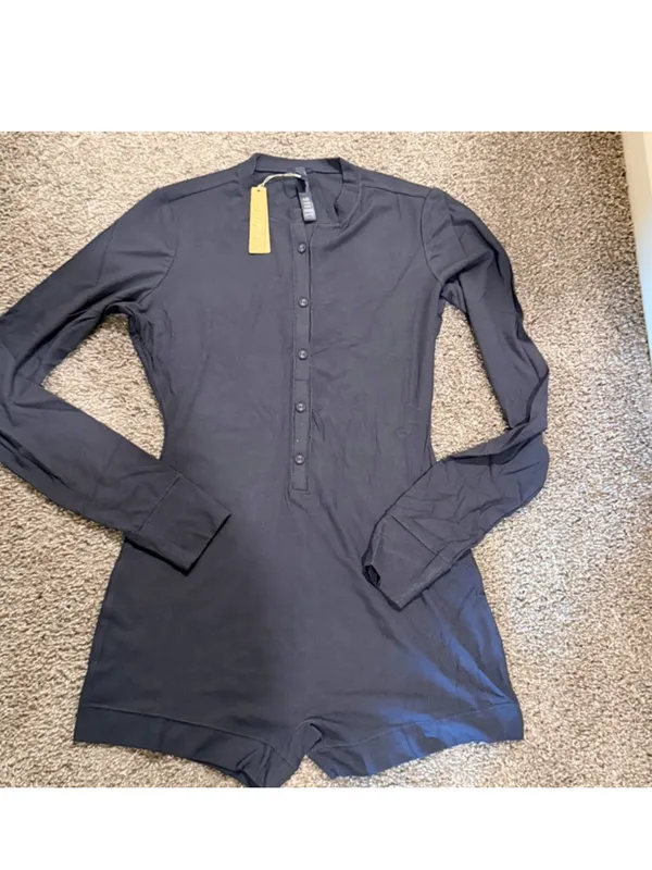 Skims Soft Lounge Button Up Ribbed Henley Onesie Graphite Si̇Ze Small Nwt - Image 5