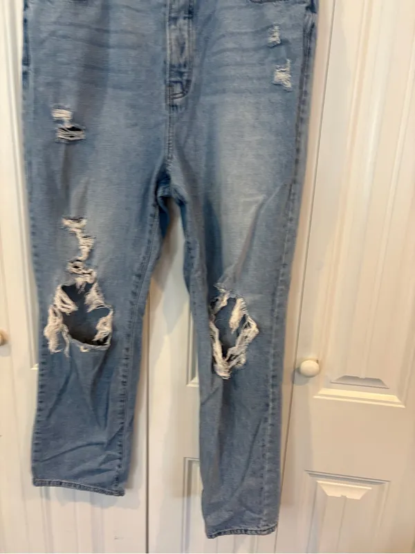 Willow & root distressed the vintage mom Jean size 34 - Image 3