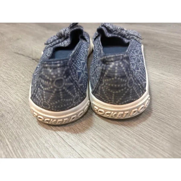 Rocket Dog Women's Size 8 Blue Geometric Canvas Bow Slip-On Ballet Sneakers - Image 3