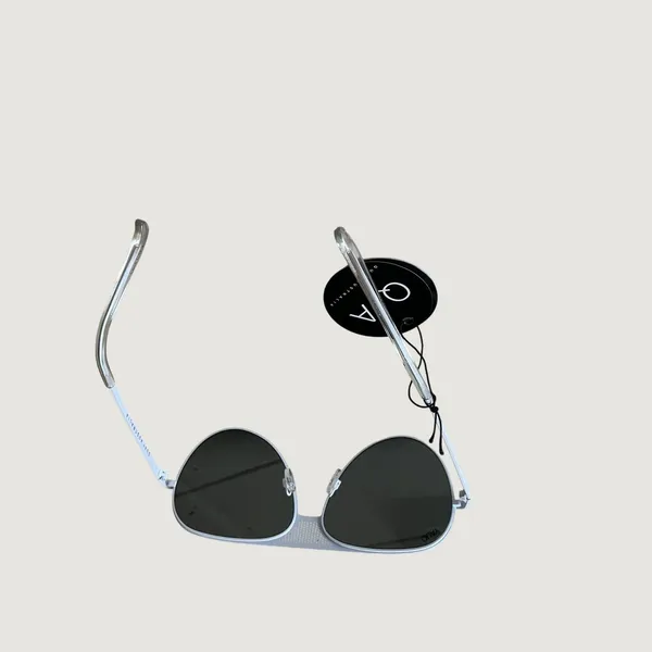 Quay Australia Iconic Aviator Sunglasses White Metal Mesh Bridge Black Lens NEW - Image 5