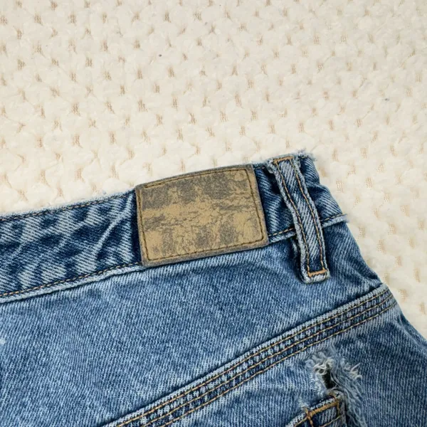 Unionbay Vintage Y2K Denim Low Rise Buckle Back Medium Wash Jean Shorts 9 - Image 5