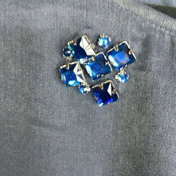 Forever 21 Embellished Top size Medium Dark Blue/Navy - Image 3