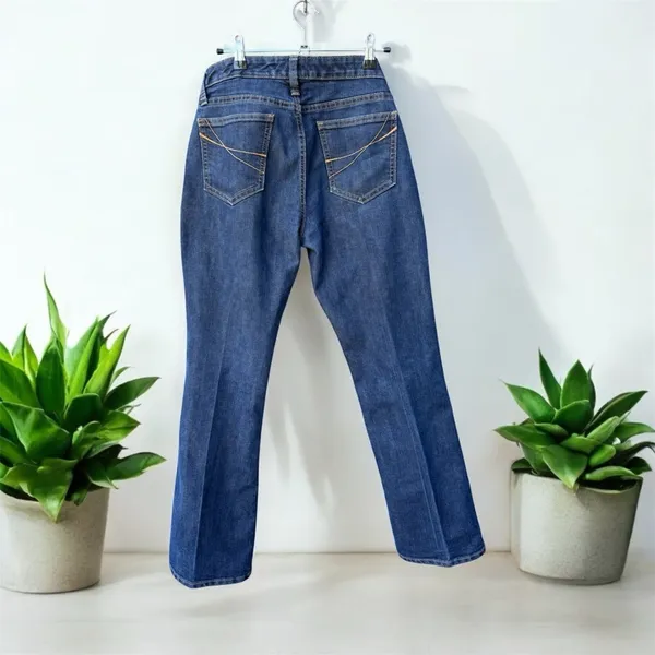 The GAP Curvey Flare Jeans Size 4/27 - Image 2