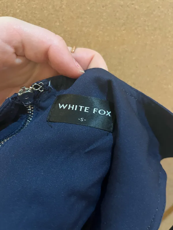 White Fox Boutique navy blue corset top with white stitching, size S #whitefox #corset - Image 4