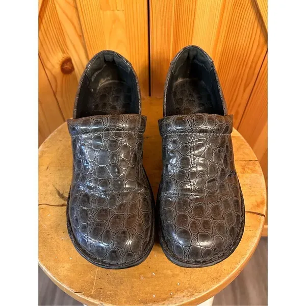 BOC Born Peggy Gray Croc Skin Embossed Slip On Wedge Clog Women Size 9 - Image 2
