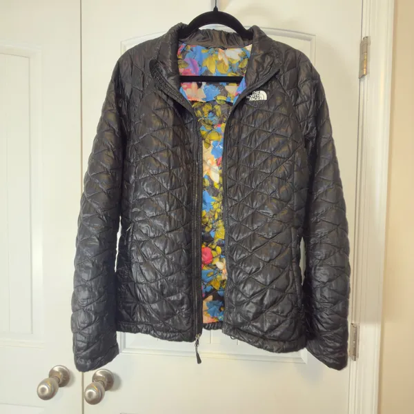 The North Face Med ThermoBall Quilted Jacket Black Floral Lining Full Zip Womens - Image 4