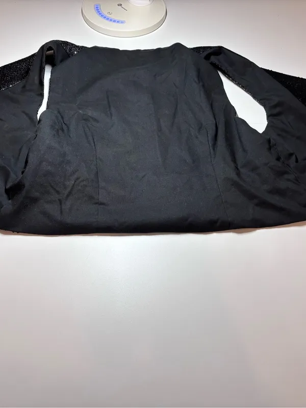 Black Sequin V - Image 6