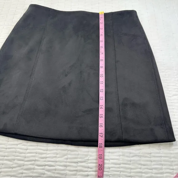 LOFT Black Suede A-Line Skirt With Back Zipper in Size 6 - Image 5