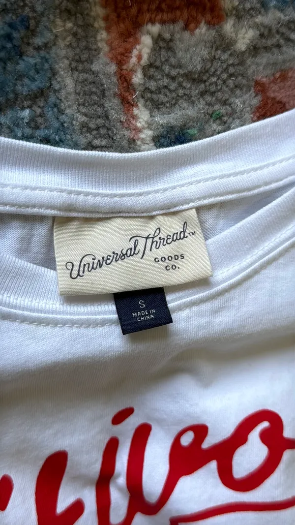 Universal Threads T-Shirt - Image 3