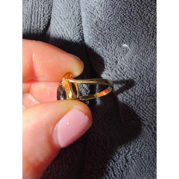 Vintage Gold Tone Pear Cut Black Onyx Bypass Ring with Clear Accent Stone - Image 4